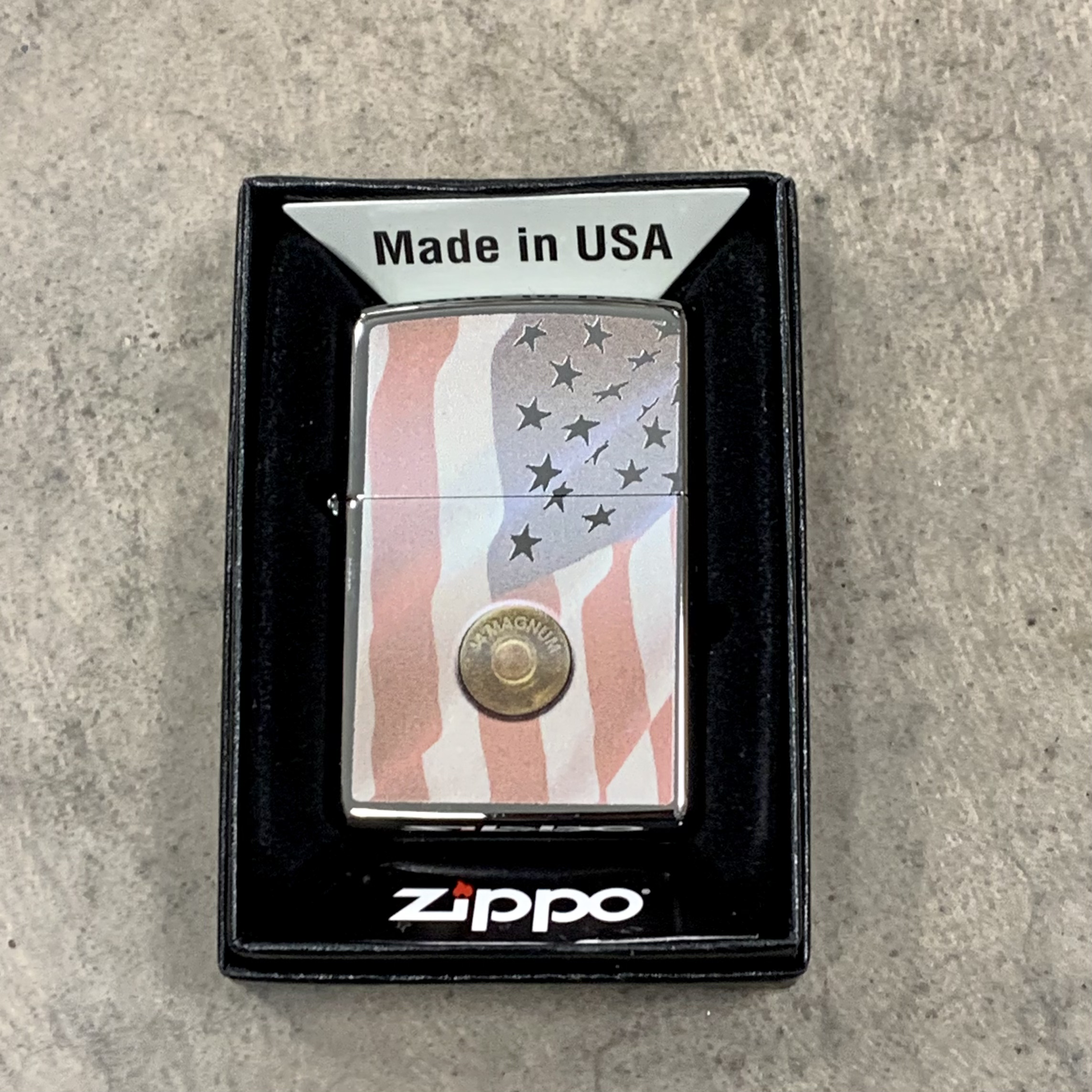 zippo-44-magnum-flag-benzinfeuerzeug-street-chrome-winddicht image 1