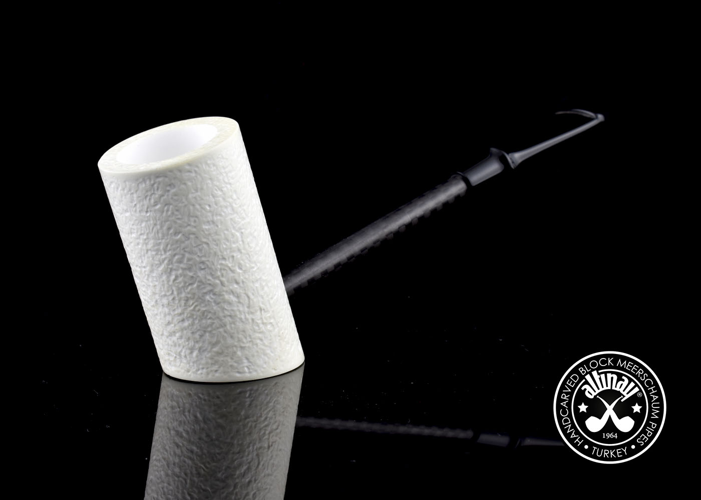 altinay-carbon-fiber-poker-meerschaumpfeife-stehend image 1