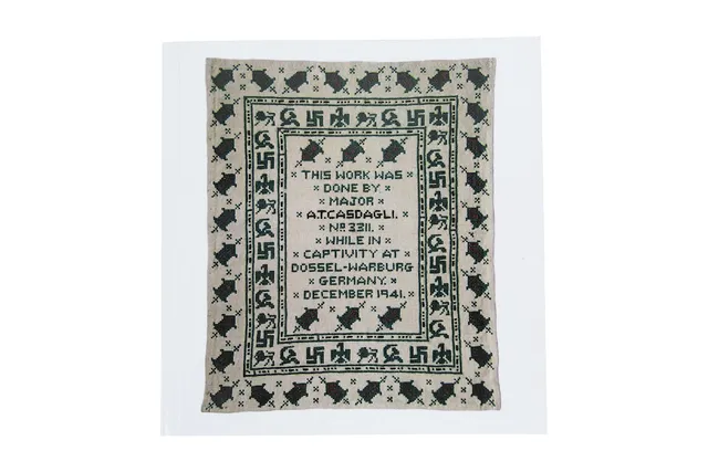 casdagli-a-stitch-in-time-god-save-the-king-sammlerst-ck image 1