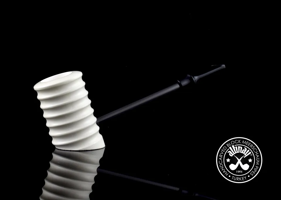 altinay-carbon-fiber-poker-meerschaumpfeife-sitzend image 1