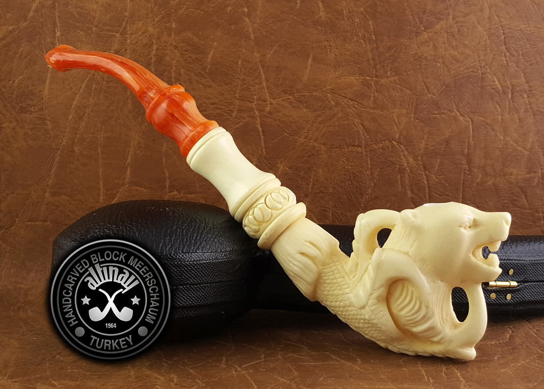 altinay-wolf-in-the-claw-zigarettenspitze-meerschaum-figur image 3