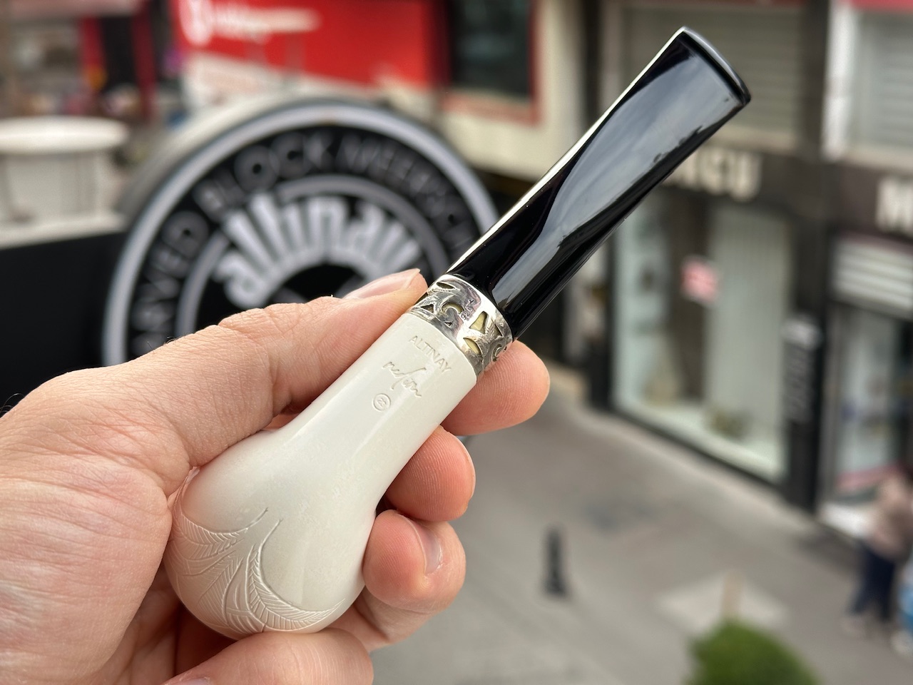 altinay-translucent-rhodesian-meerschaumpfeife-a-halbbent image 7
