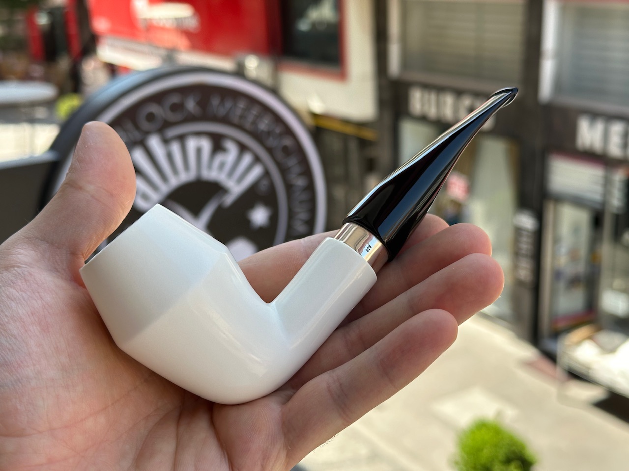 altinay-translucent-rhodesian-meerschaumpfeife-a-2 image 1