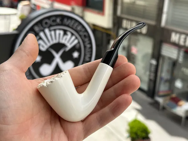 altinay-translucent-freehand-meerschaumpfeife-a-mit-etui image 1