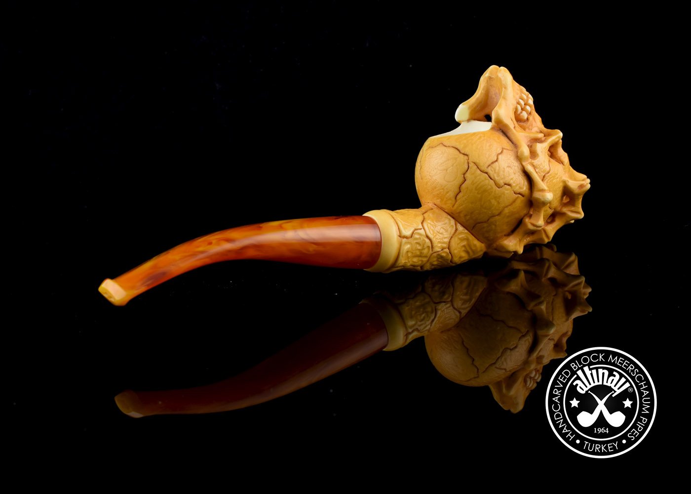 altinay-skull-in-hand-meerschaumpfeife-totenkopf image 5