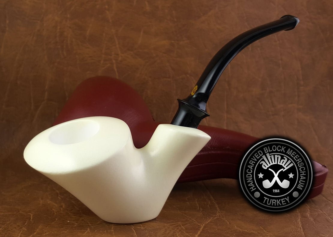 altinay-classic-freehand-sitter-tabakpfeife-meerschaum-stand image 1