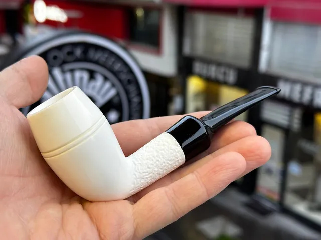 altinay-translucent-rhodesian-meerschaumpfeife-a-glatt image 1