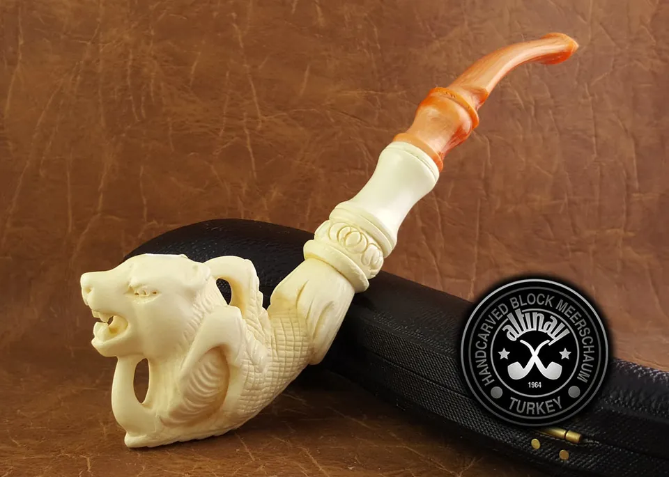 altinay-wolf-in-the-claw-zigarettenspitze-meerschaum-figur image 1