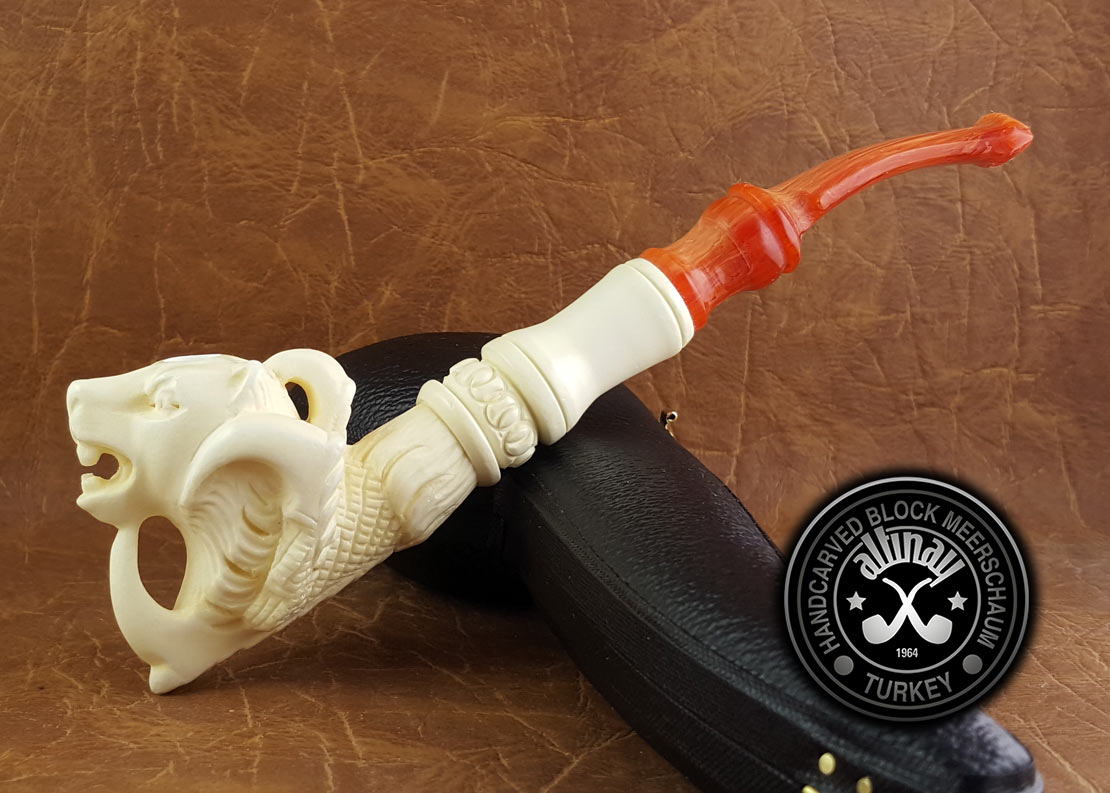 altinay-wolf-in-klaue-meerschaum-zigarettenspitze image 1