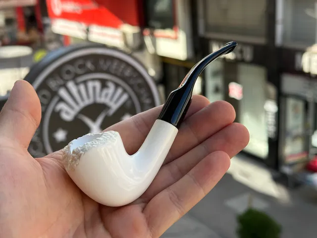 altinay-translucent-freehand-meerschaumpfeife-a-blockmeerschaum image 1