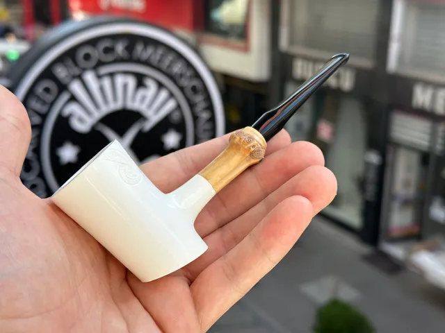 altinay-translucent-poker-meerschaumpfeife-a-natur image 1