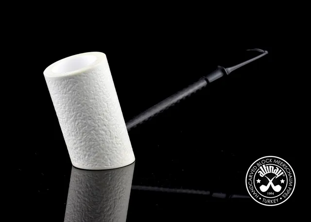 altinay-carbon-fiber-poker-meerschaumpfeife-stehend image 1