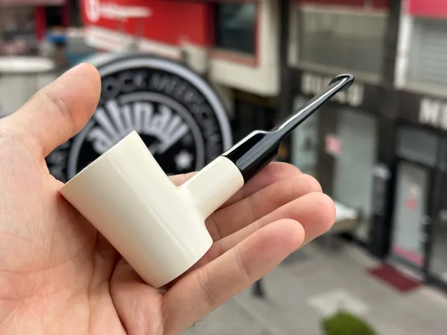 altinay-classic-poker-meerschaumpfeife-natur-standpfeife image 1