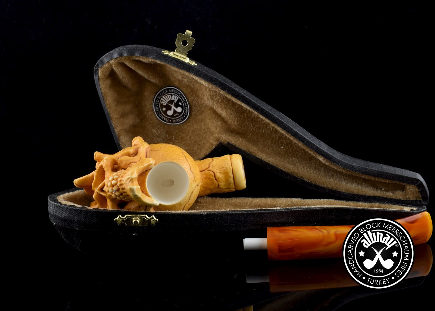 altinay-skull-in-hand-meerschaumpfeife-totenkopf image 8