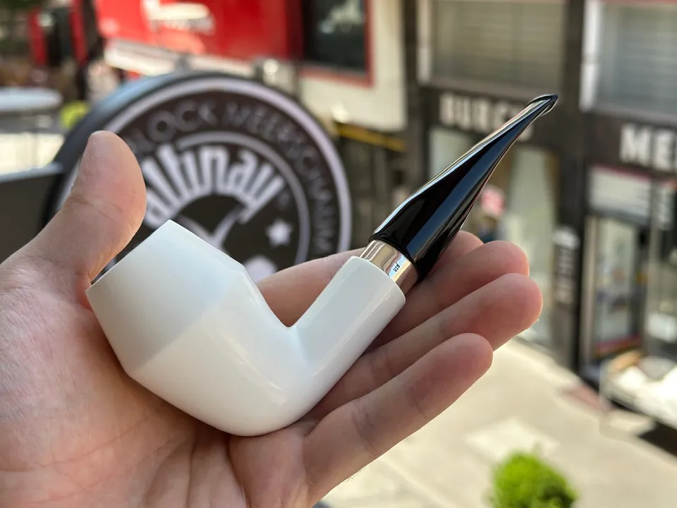 altinay-translucent-rhodesian-meerschaumpfeife-a-2 image 1